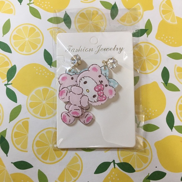 🍊NWT Sanrio Hello Kitty Pink Teddy CZ Earrings - Picture 2 of 10